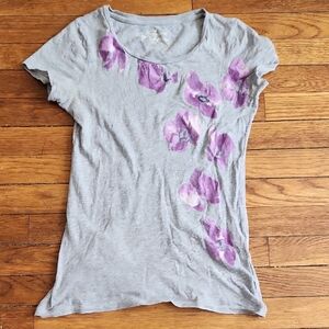 American Eagle Outfitters Gray and Purple Floral Tee